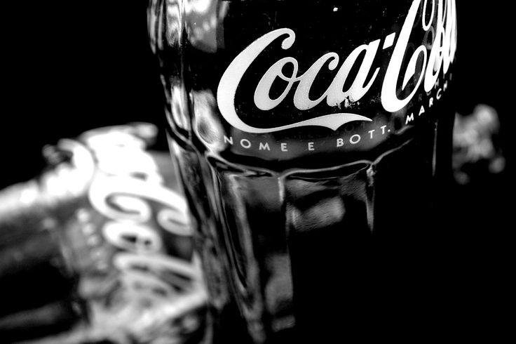 Coca cola - crno bela fotografija
